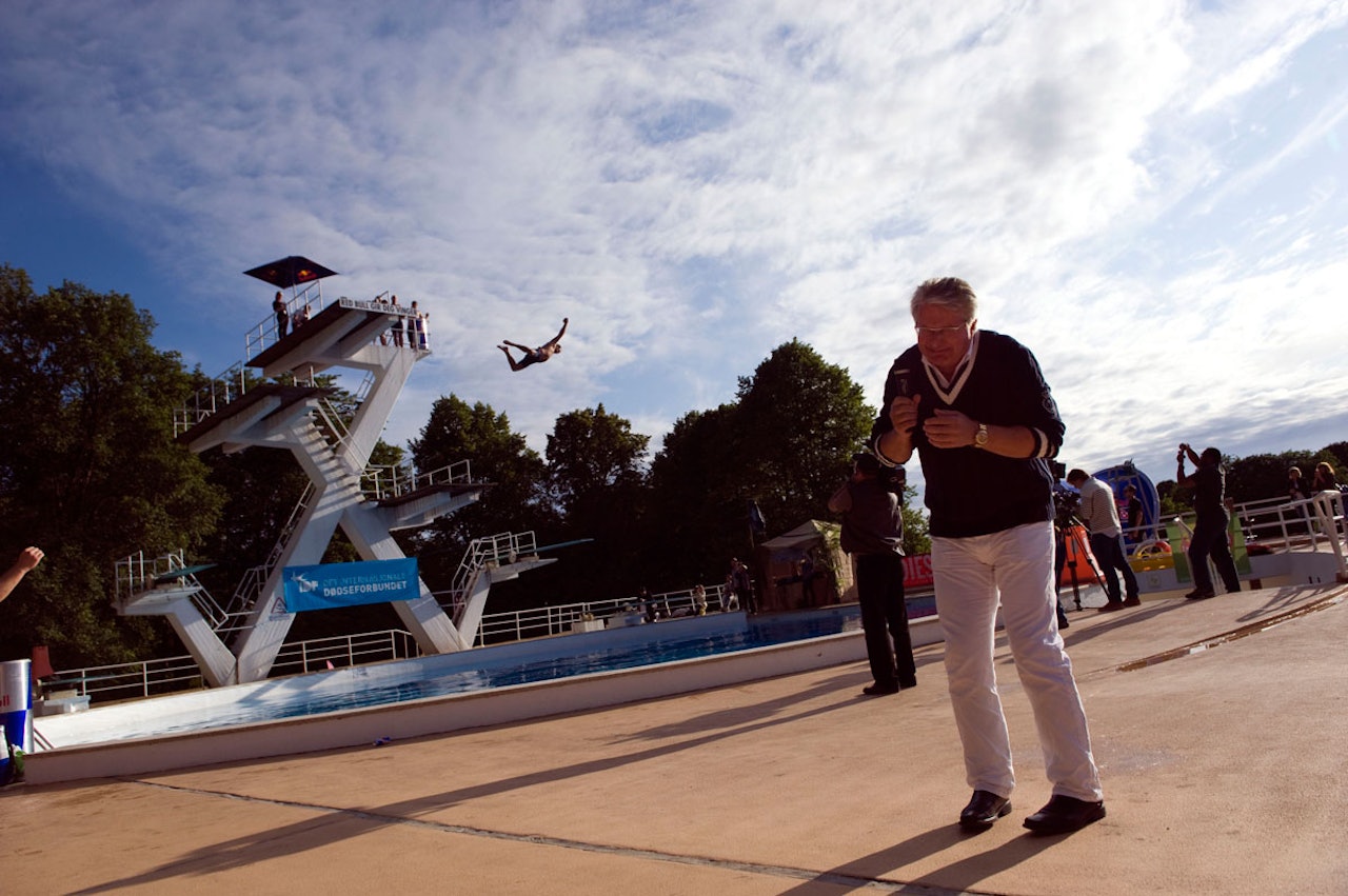 DØDSEFAN: Oslo-ordfører Fabian Stang (H) er en ivrig dødse-entusiast, og han gleder seg garantert til lørdag. Foto: Det Internasjonale Dødseforbundet DØDSEFAN: Oslo-ordfører Fabian Stang (H) er en ivrig dødse-entusiast, og han gleder seg garantert til lørdag. Foto: Det Internasjonale Dødseforbundet