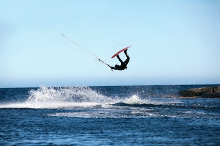 SPOTGUIDE: Nå trenger du ikke lenger være i tvil om hvor du skal kite. Her fra Tromøya i Aust-Agder.
