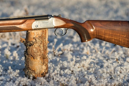 AKKAR ALTAY CLASSIC COMPACT: Noe vinglete damehagle haglen akkar altay classic compact damemodell sett fra siden utendørs