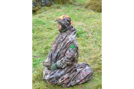 MULTIDUK: Dovrefjell Multiduk Pro kan også fungere som sovepose Jeger ikledd Dovrefjell Multiduk Pro posteringspose