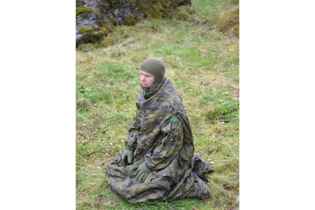 JERVEN HUNTER: Test av Jerven Fjellduken Hunter. Foto: JEGER Jeger ikledd Jerven Fjellduken Hunter