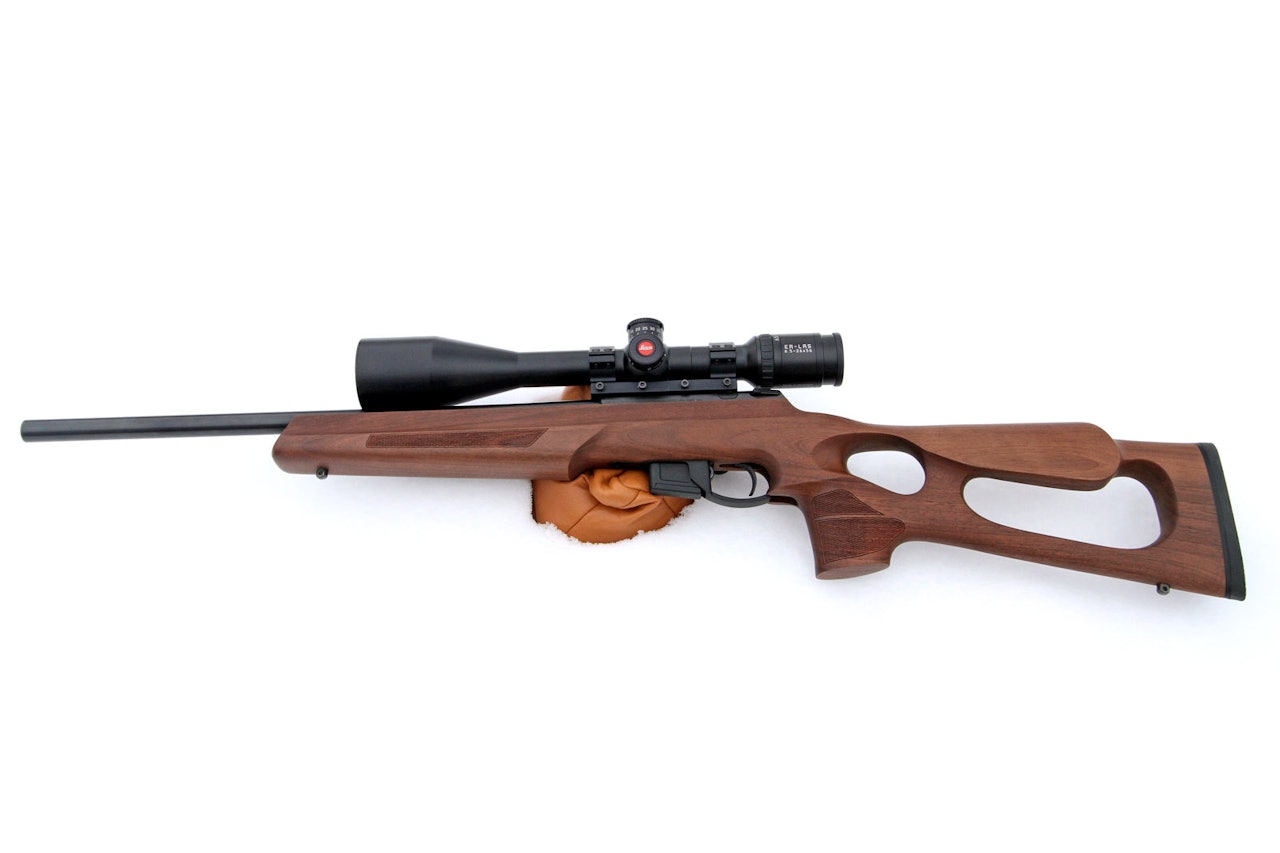 ANSCHUTZ 1761: Anschutz 1761 DHB Walnut har lekker tommelhullstokk. Anschutz 1761 salongrifle Anschutz 1761 DHB Walnut tommelhull thumbhole test