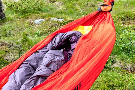 SMARTE LØSNINGER: Sea to Summit hengekøye Sea to Summit hengekøye pro set double i skogen til test