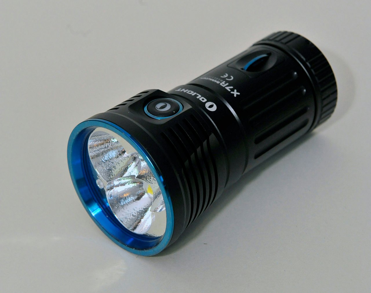 OLIGHT X7R MARAUDER: Lommelykt på størrelse med en colaboks. OLIGHT X7R MARAUDER lommelykt