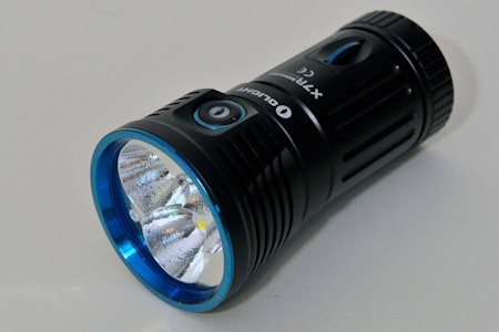 OLIGHT X7R MARAUDER: Lommelykt på størrelse med en colaboks. OLIGHT X7R MARAUDER lommelykt