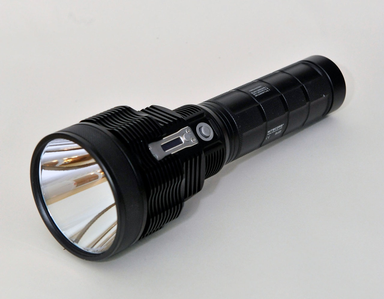 NITECORE TM38: Ettersøkslykten som når lengst Nitecore TM38 ettersøkslykt test