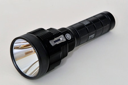 NITECORE TM38: Ettersøkslykten som når lengst Nitecore TM38 ettersøkslykt test