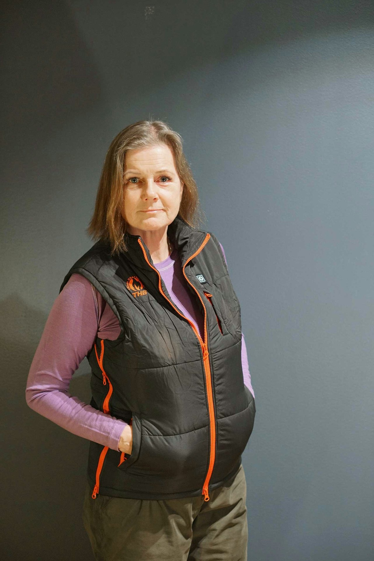 TEAM HEATED GEAR: Test av THG batteridreven varmevest. Foto: Åsgeir Størdal Dame ikledd THG batteridreven varmevest til test
