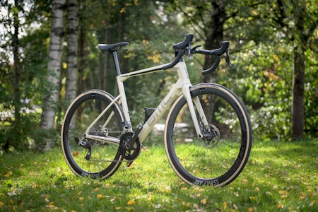 ETT STYKKE ARBEID: Vi har  ere ganger tatt oss i å snu oss etter sykkelen på kontoret. Det helhetlige inntrykket er en x-faktor som for mange vil være verdt prisen ETT STYKKE ARBEID: Vi har  ere ganger tatt oss i å snu oss etter sykkelen på kontoret. Det helhetlige inntrykket er en x-faktor som for mange vil være verdt prisen