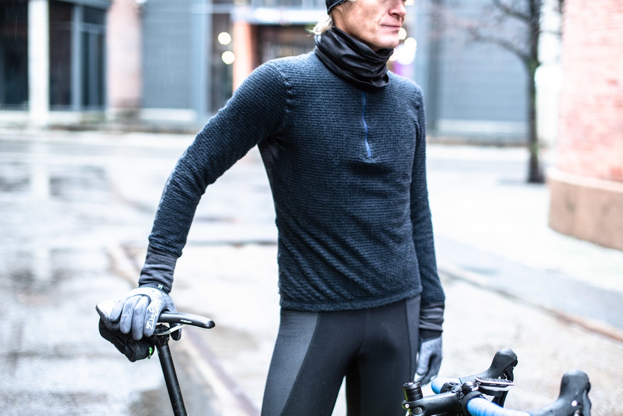 VARM TRØYE: Velocio Alpha er en ganske tynn og lett trøye som gir mye varme: Foto: Henrik Alpers Velocio Alpha jersey