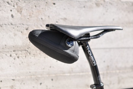 EKSKLUSIV: Silcas sete-kokong har strikker og lommer på innsiden som holder godt på innholdet. Det forhindrer skrangling.  Silca Capsule Premio