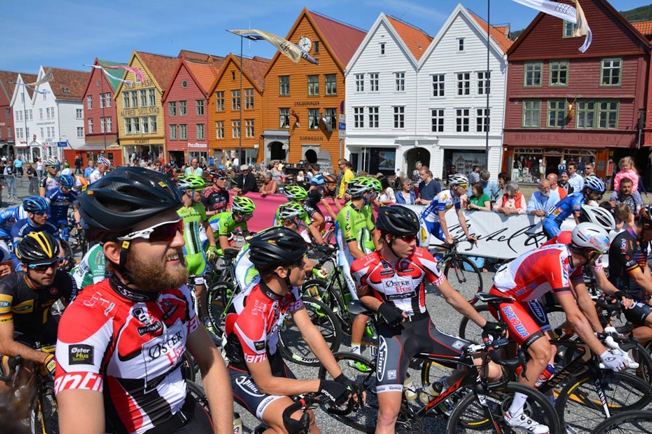 FÅR PENGER: Tormod Hausken og resten av gutta i Coop-ØsterHus får mer penger å rutte med i 2015. Foto: Tour des Fjords. FÅR PENGER: Tormod Hausken og resten av gutta i Coop-ØsterHus får mer penger å rutte med i 2015. Foto: Tour des Fjords.