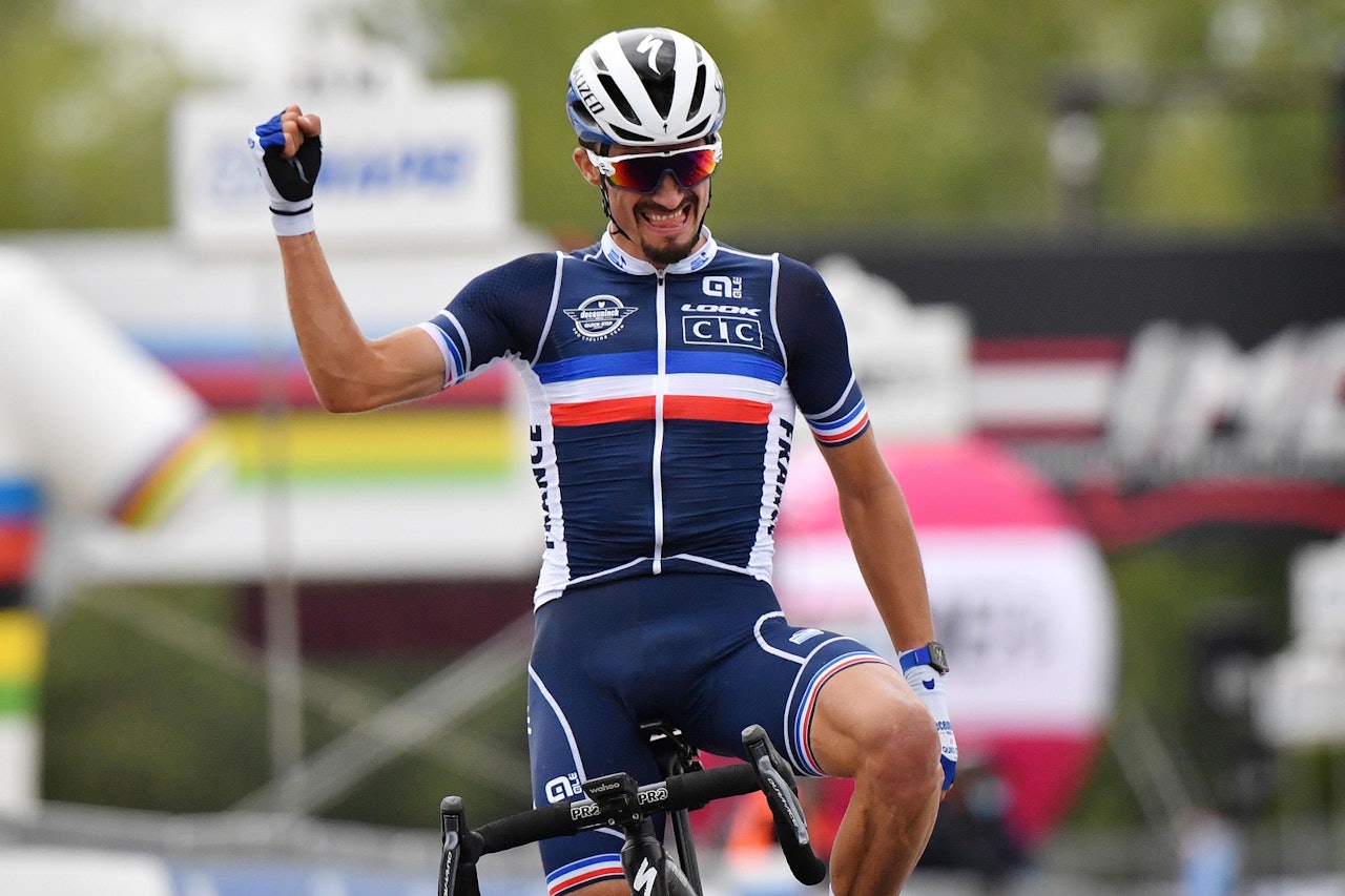 FRANSK JUBEL: Julian Alaphilippe gikk solo i den siste bakken og holdt unna hele veien inn til mål. Foto: Cor Vos.  FRANSK JUBEL: Julian Alaphilippe gikk solo i den siste bakken og holdt unna hele veien inn til mål. Foto: Cor Vos.