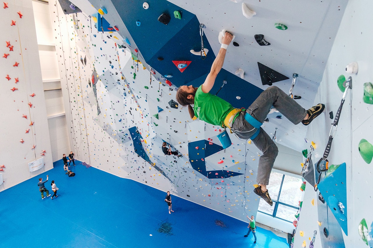 KJEMPEN: Bodøs nye storstue har 15 meter høye vegger og 25 meter lange ruter – og rutene? Dem er det totalt 260 av! Foto: Bjørnar Smestad KJEMPEN: Bodøs nye storstue har 15 meter høye vegger og 25 meter lange ruter – og rutene? Dem er det totalt 260 av! Foto: Bjørnar Smestad