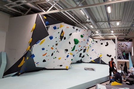 NYTT BULDREANLEGG I SOGNDAL: Det nye buldreanlegget er et påbygg til Sognahallen, og vil virkelig løfte buldre- og klatrefasilitetene i Sogndal mye. Foto: Jarle Kalland Buldring, Sogndal