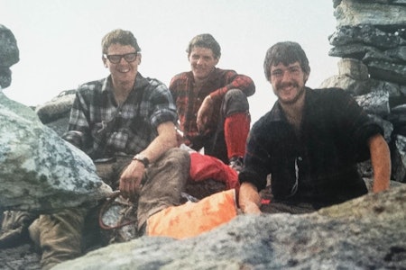 Det engelske laget: Bill Tweedale, John Amatt og Tony Howard på toppen av Rimmonruta. Foto: Ammatt/Howard. Det engelske laget: Bill Tweedale, John Amatt og Tony Howard på toppen av Rimmonruta. Foto: Ammatt/Howard.