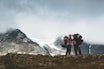 Jotunheimen er Norges største nasjonalpark, med et turterreng formet av breer og elver. I dette fjellområdet finner du de høyeste fjellene i Nord-Europa, merkete stier, fine fiskevann, betjente og ubetjente hytter for overnatting – og episke teltplasser. Foto: Kristoffer H. Kippernes jotunheimen