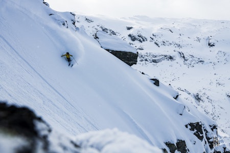 Våre dyktige guider fra Breogfjell finner den beste snøen for deg. Foto: Mattias Fredriksson