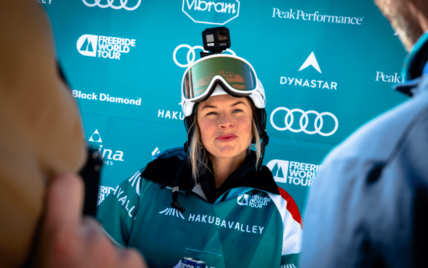 POW presenterer Hedvig Wessel på High Camp Turtagrø. Bilde: HP Hval / Fri Flyt