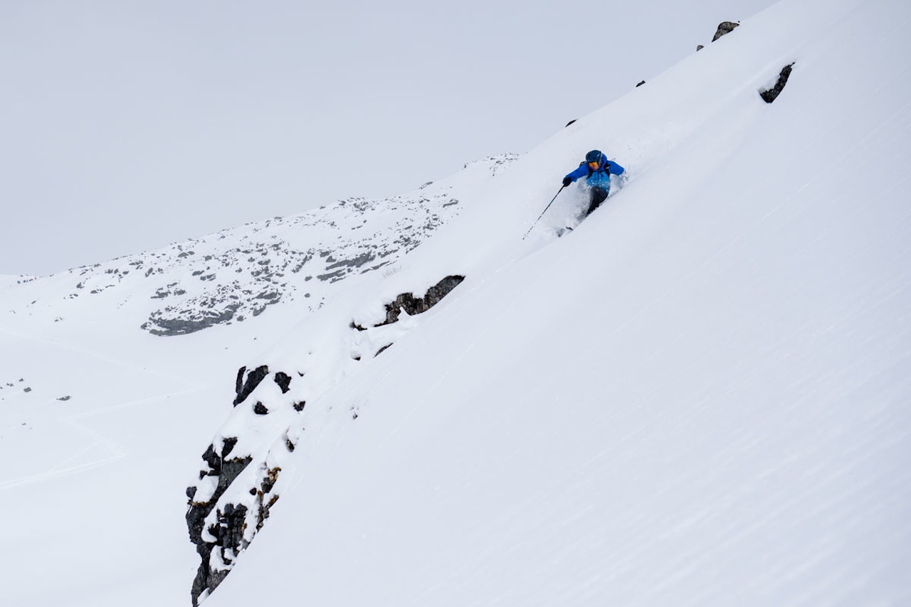 PARTAJ: Asbjørn Eggebø Næss koste seg med både vanlig party og pudderparty på Turtagrø denne helgen. Foto: Martin Innerdal Dalen PARTAJ: Asbjørn Eggebø Næss koste seg med både vanlig party og pudderparty på Turtagrø denne helgen. Foto: Martin Innerdal Dalen