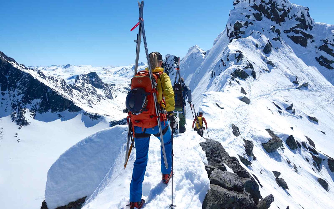 Guidede toppturerer Hight Camp Sunnmøre. Foto: Johan Wildhagen Guidede toppturerer Hight Camp Sunnmøre. Foto: Johan Wildhagen