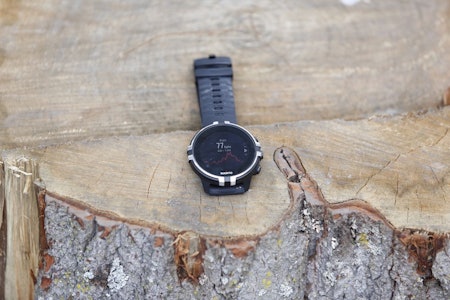 KRAFTIG: Suunto Spartan Sport Wrist HR har mange og avanserte funksjoner, men kommer klart til kort sammenlignet med Garmins tilsvarende klokker. Suunto Spartan Sport Wrist HR pulsklokke til test