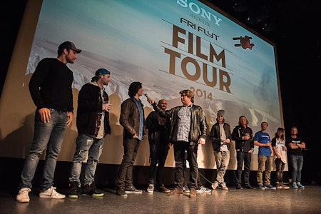 PÅ SCENEN: Filip Christensen kjørte intervjurunden selv og fikk med seg Aksel Lund Svindal (t.v.), Aleksander Aurdal, Christopher Frankum, Espen Kristiansen, Lasse Nyhaugen (gjemt bak Filip), Even Sigstad, Anders Backe, Sveinung Ryan, Åsmund Thorsen og turnémedarbeider Vemund Sande på scenen før visningen av jubileumsfilmen. Foto; Vegard Breie PÅ SCENEN: Filip Christensen kjørte intervjurunden selv og fikk med seg Aksel Lund Svindal (t.v.), Aleksander Aurdal, Christopher Frankum, Espen Kristiansen, Lasse Nyhaugen (gjemt bak Filip), Even Sigstad, Anders Backe, Sveinung Ryan, Åsmund Thorsen og turnémedarbeider Vemund Sande på scenen før visningen av jubileumsfilmen. Foto; Vegard Breie