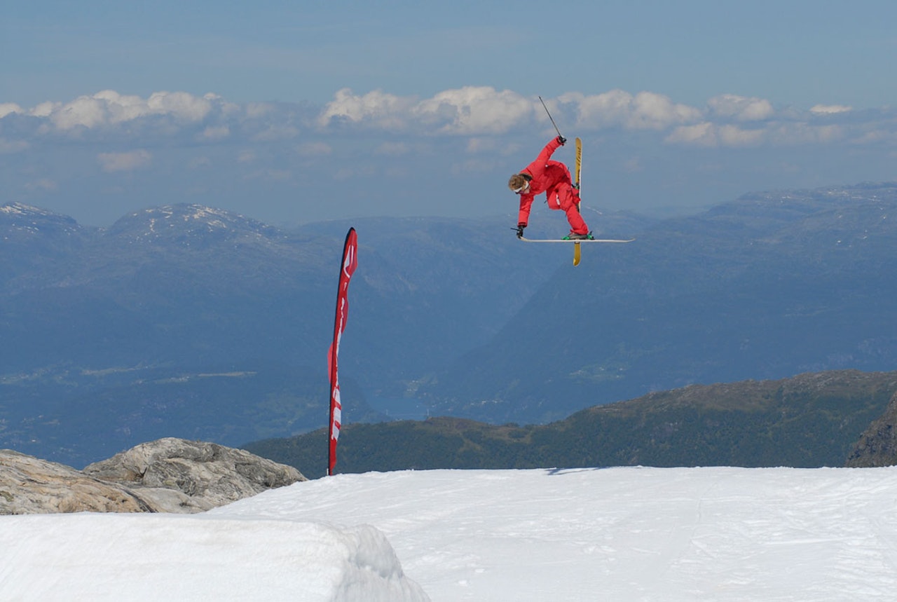 STIL: Field Productions har en lang og innholdsrik historie som har vært sentral for de aller fleste som er interessert i skikjøring i Norge. Her er et glimt av Even Sigstad fra klassikeren Welfare. Foto: Iver Svardal STIL: Field Productions har en lang og innholdsrik historie som har vært sentral for de aller fleste som er interessert i skikjøring i Norge. Her er et glimt av Even Sigstad fra klassikeren Welfare. Foto: Iver Svardal