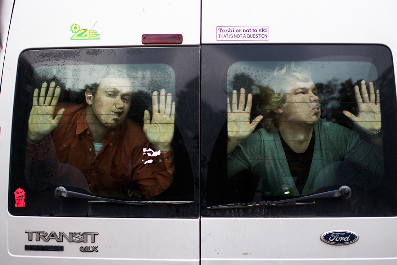 TRANSIT: Vi har fanget Bård Basberg (t.v.) og Brynjar Åmot i vår Ford Transit, og sender de ut på en 350 mil lang reise gjennom Norge. Foto: Anders Holtet