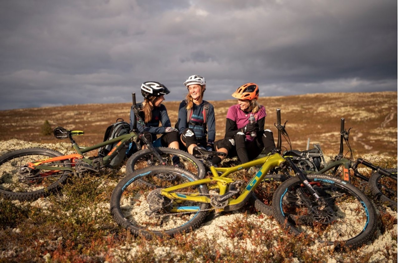 Ta med vennegjengen på en helg på Utflukt med mye moro på og av sykkelen. Foto: Ola Matsson Vennehelg på sykkelfestival i Trysil. Utflukt 2020. Foto: Ola Matsson