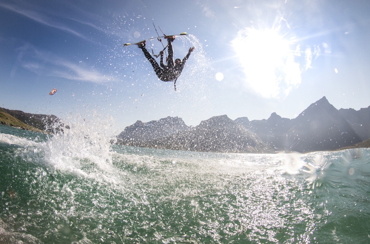 Kari Schibevaag trives best under kiten! Alle foto: Privat Kari Schibevaag og kite