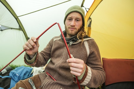 DENNE KAN DU FIKSE: Ingen grunn til å deppe over en knekt teltstang når du vet hvordan den kan repareres! DENNE KAN DU FIKSE: Ingen grunn til å deppe over en knekt teltstang når du vet hvordan den kan repareres!