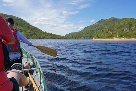 Man får en egen ro når en padler. Foto: Erlend Larsen Man får en egen ro når en padler. Foto: Erlend Larsen