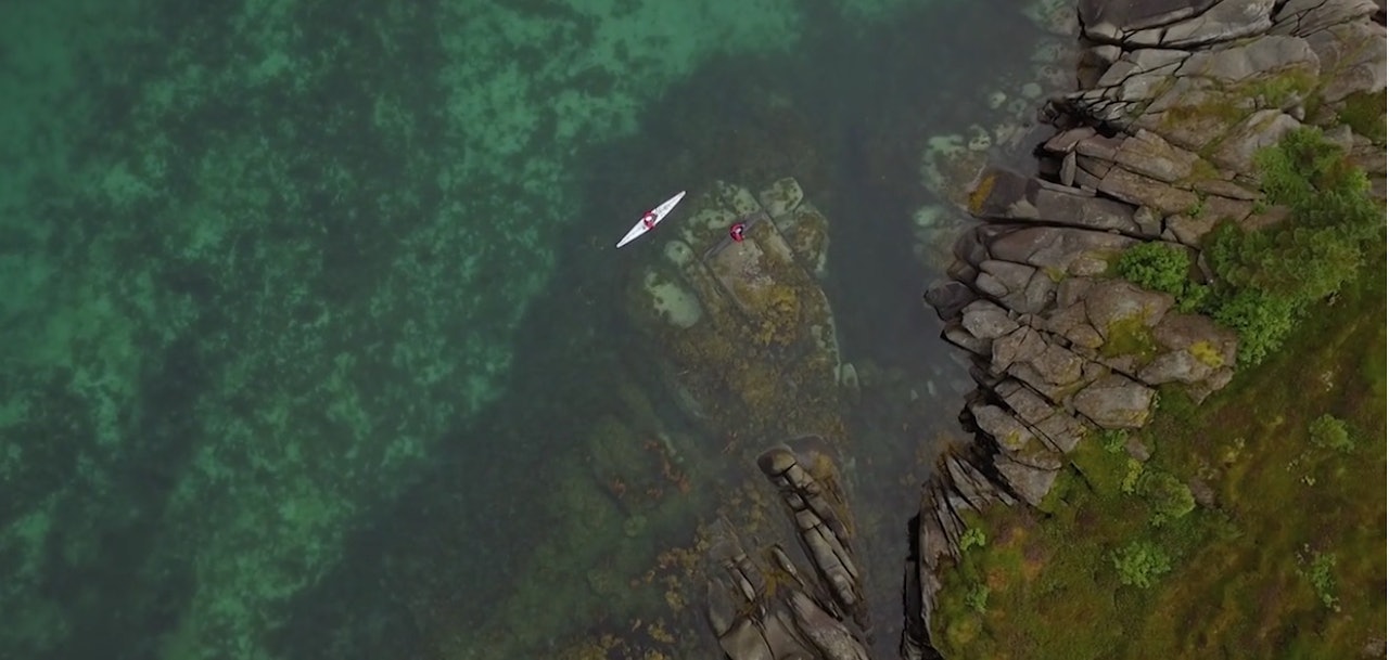 HELGELAND: Klart vann gir en ekstra spiss på padleopplevelsen. Foto: Heidi Høyheim padling i norge