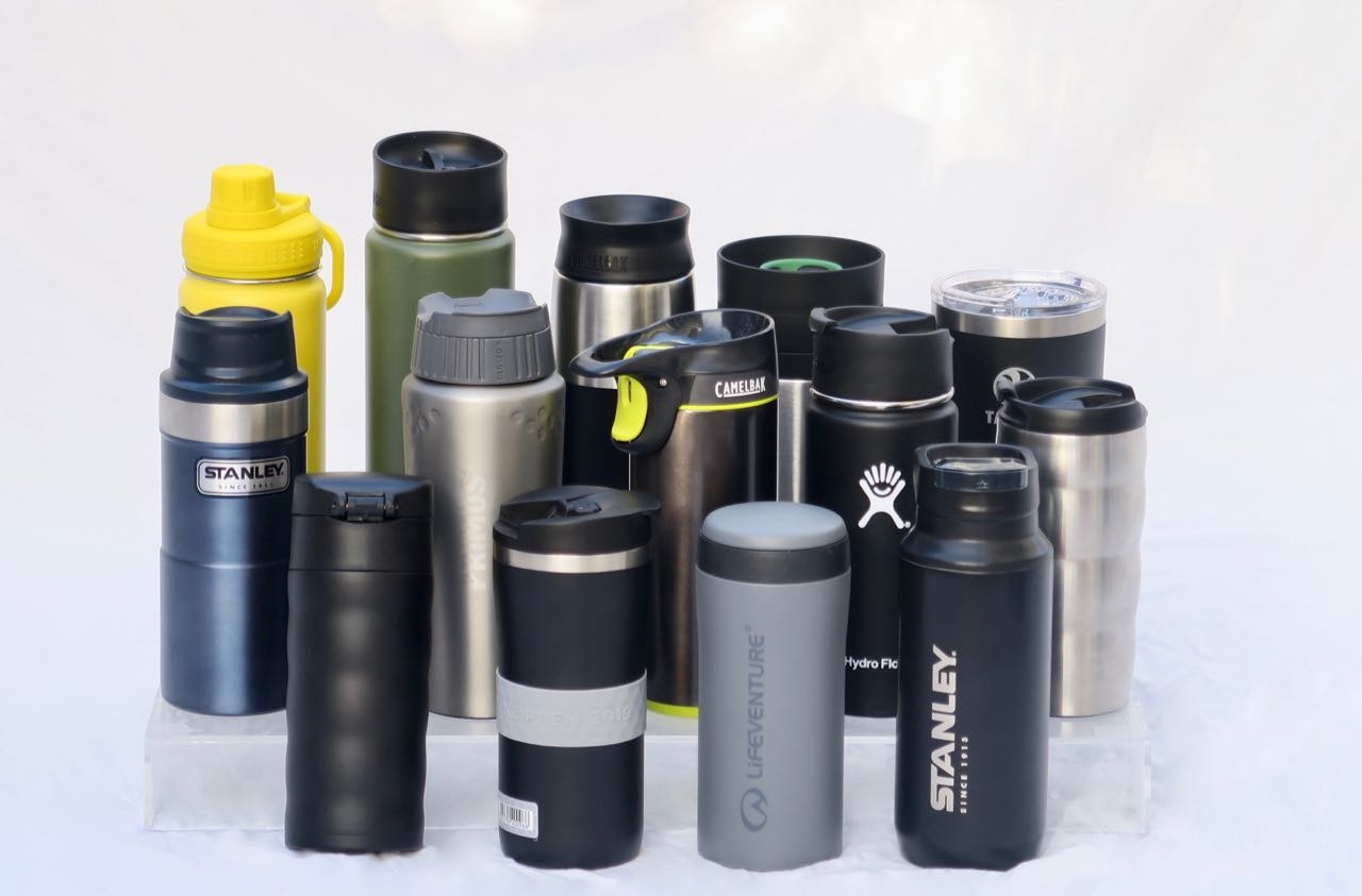 Stor termoskopptest: UTE har testet termokopper og krus med lokk og drikketut. Foto: Øyvind Aas Test av termokopper