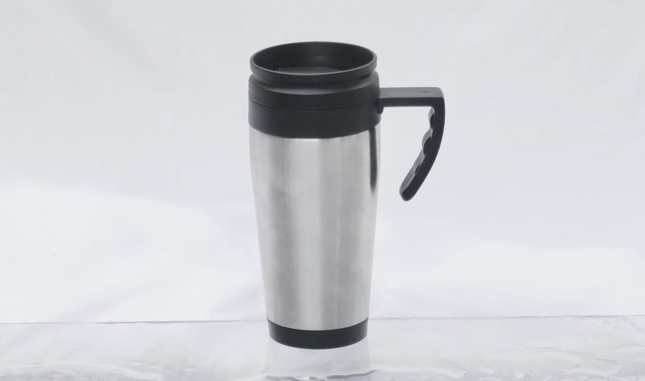 Ikke bra: Biltemas billigste kopp lekker og holder dårlig på varmen.  Ikke bra: Biltemas billigste kopp lekker og holder dårlig på varmen.