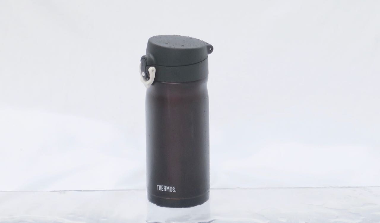Liten og het: Thermos JMY lever opp til navnet på produsenten ved å være koppen i testen som holder aller best på varmen. Liten og het: Thermos JMY lever opp til navnet på produsenten ved å være koppen i testen som holder aller best på varmen.