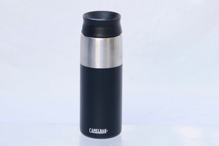 Elegant: Camelbak Hot Cap er som en tradisjonell termos, men med god drikketut Elegant: Camelbak Hot Cap er som en tradisjonell termos, men med god drikketut