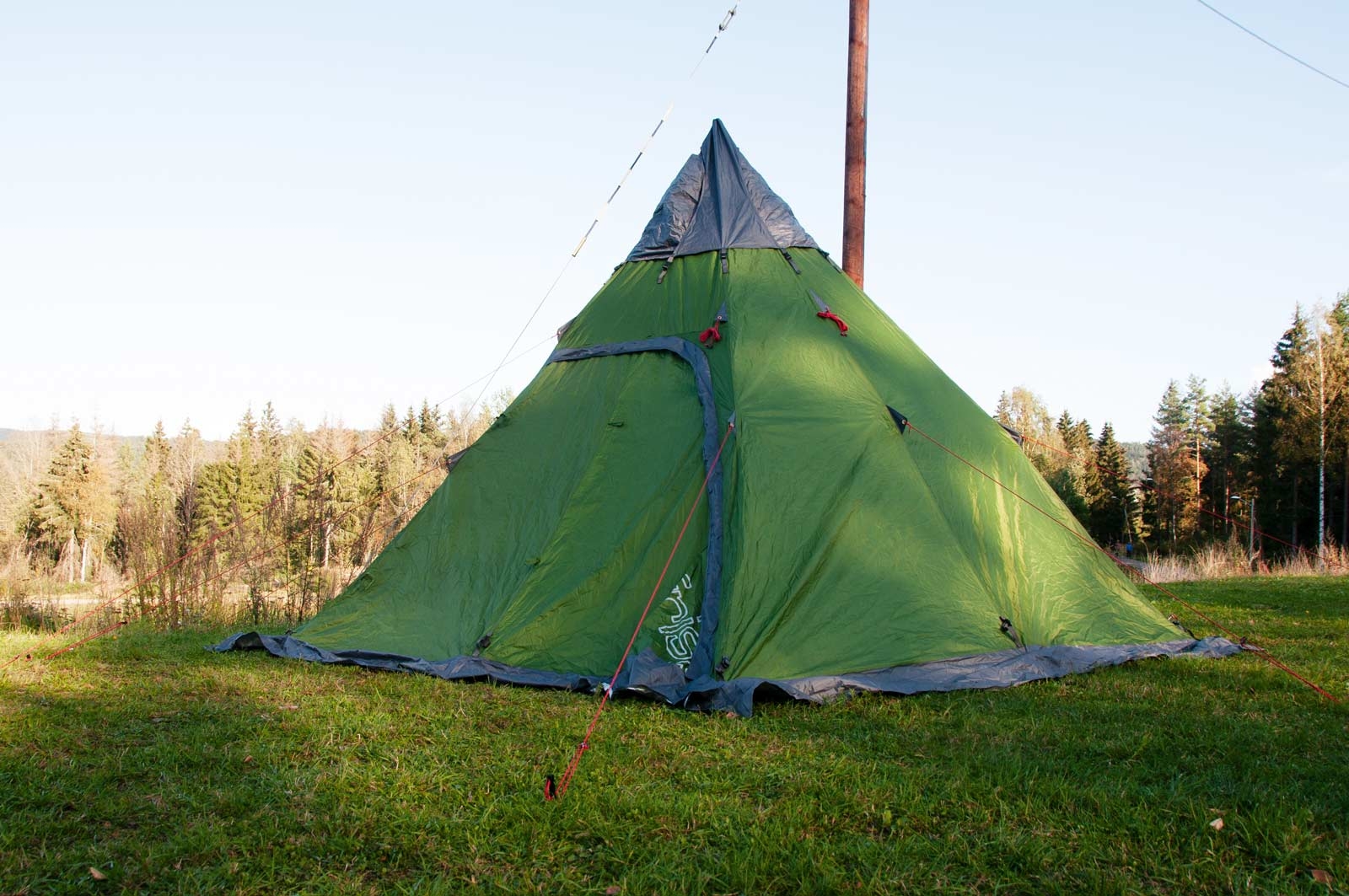 Frisport Basic 5-7p Lavvo　ノルウェーのワンポールテント Frisport Basic 5-7p Lavvo ノルウェーのワンポールテント 耐風