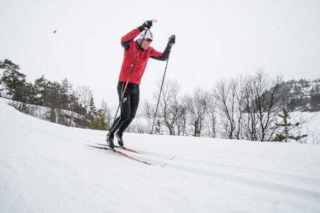 STAKING PÅ SKI: Ragnar Bragvin Andresen demonstrerer god staketeknikk. Foto: Christian Nerdrum god på langrenn staketeknikk