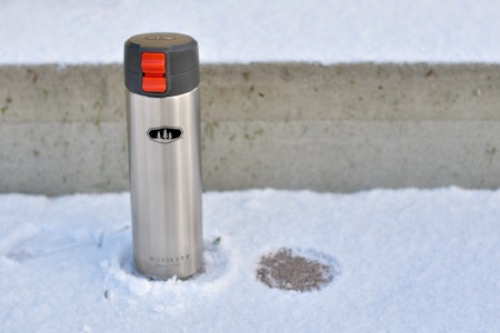 LETT TERMOKOPP: GSI Glacier Microlite Flip veier lite og er lett å drikke fra GSI Glacier Microlite Flip