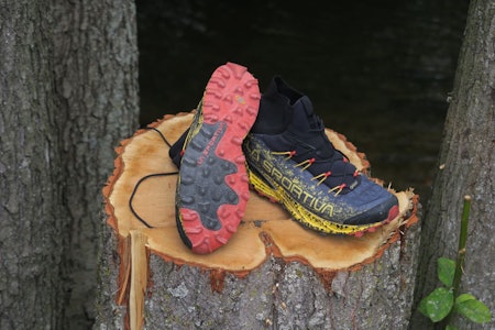 FAVORITT: La Sportiva Uragano GTX var vår favoritt av skoene med høyt skaft. Både mest vanntette og best å løpe med.  Test av La Sportiva Uragano GTX