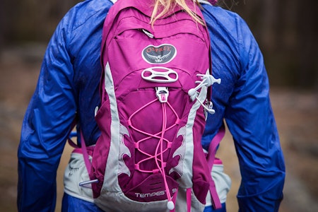 Osprey TEMPEST: Dette er damesekken fra Osprey. Sekken har veldig mange praktiske detaljer, kanskje i overkant av hva som nødvendig er for løping. Som hjelmfeste, isøksfeste etc. Osprey TEMPEST: Dette er damesekken fra Osprey. Sekken har veldig mange praktiske detaljer, kanskje i overkant av hva som nødvendig er for løping. Som hjelmfeste, isøksfeste etc.