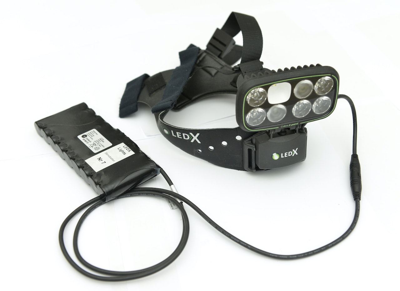 TESTET Ledx Cobra er en hodelykt som scorer bra, men den når ikke helt opp i denne testen. Test av Ledx Cobra