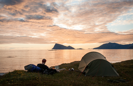 TEST AV TOMANNSTELT: Det er ikke alltid teltturen ser slik ut, noen ganger trenger du teltet til å beskytte deg mot vær og vind. Foto: Marte Stensland Jørgensen 