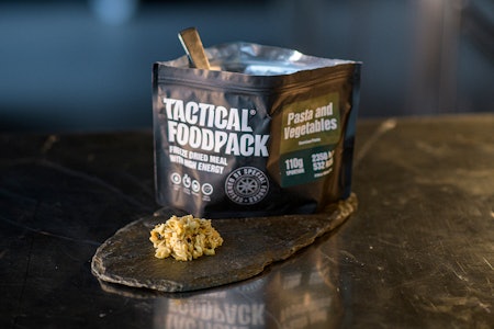 TEST: Test av Tactical Foodpack Pasta med grønnsaker. Foto: Vegard Breie Tactical Foodpack Pasta turmat