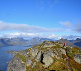 LOFOTEN: Fjelltraktene i dette området er fantastisk om høsten. Foto: Espen Nordahl Høstturer i lofoten foto Espen nordahl