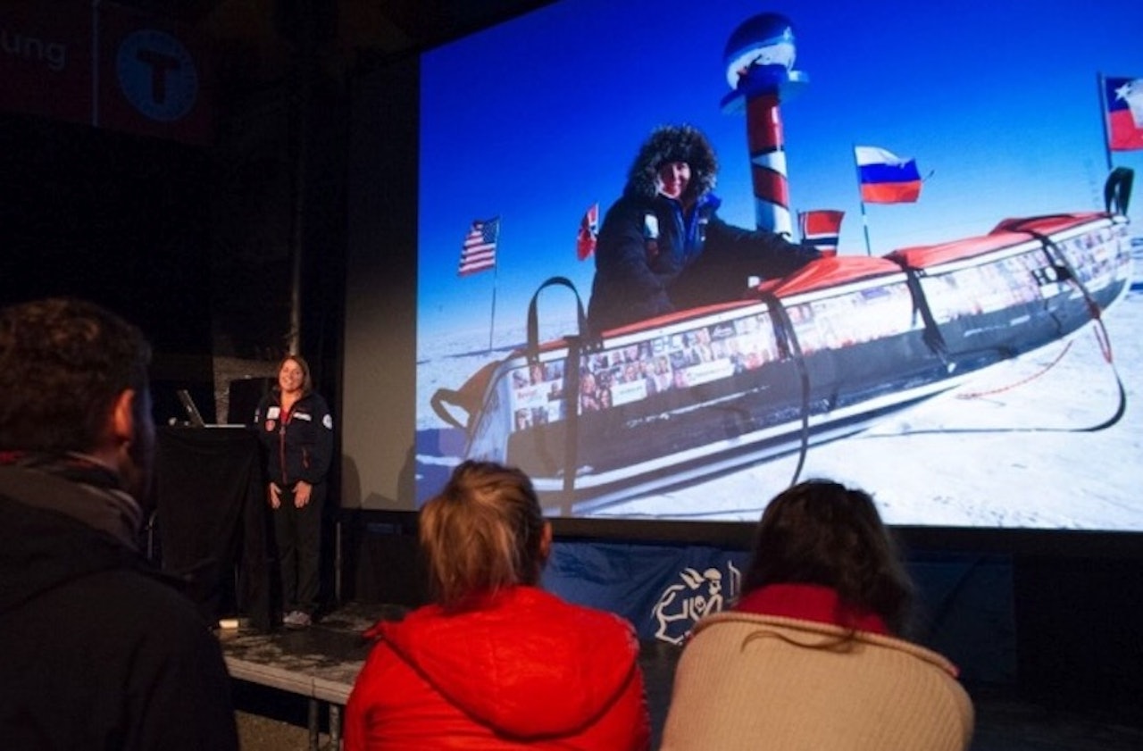 Astrid Furholt forteller om Sydpolen-turen under Fjellfilmfestivalen i 2018. Foto: Fjellfilm Astrid Furholt forteller om Sydpolen-turen under Fjellfilmfestivalen i 2018. Foto: Fjellfilm