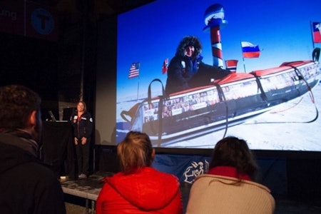 Astrid Furholt forteller om Sydpolen-turen under Fjellfilmfestivalen i 2018. Foto: Fjellfilm