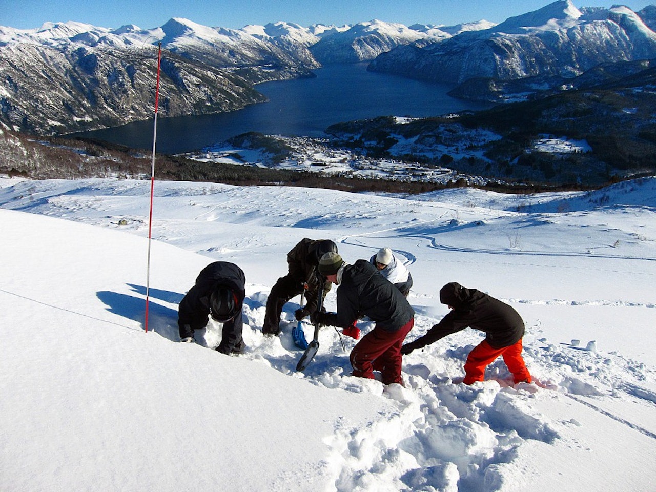 Uteguiden i Stryn arrangerer tredagers skredkurs i vinter. Foto: uteguiden.com